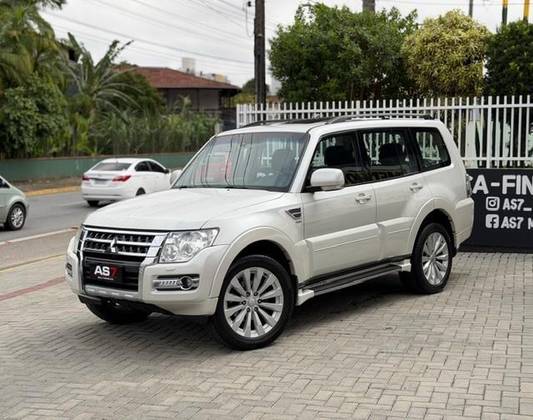 MITSUBISHI PAJERO 3.2 HPE 4X4 7 LUGARES 16V TURBO INTERCOOLER DIESEL 4P AUTOMÁTICO MITSUBISHI PAJERO 3.2 HPE 4X4 7 LUGARES 16V TURBO INTERCOOLER DIESEL 4P AUTOMÁTICO